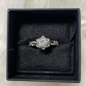 Elegant Silver Women's Ring